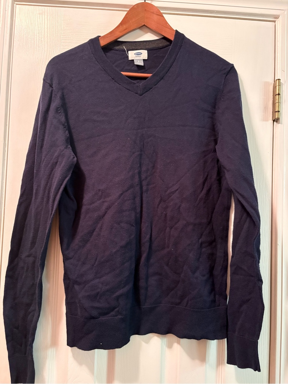 Old Navy Men’s V-Neck Sweater in Navy Blue
